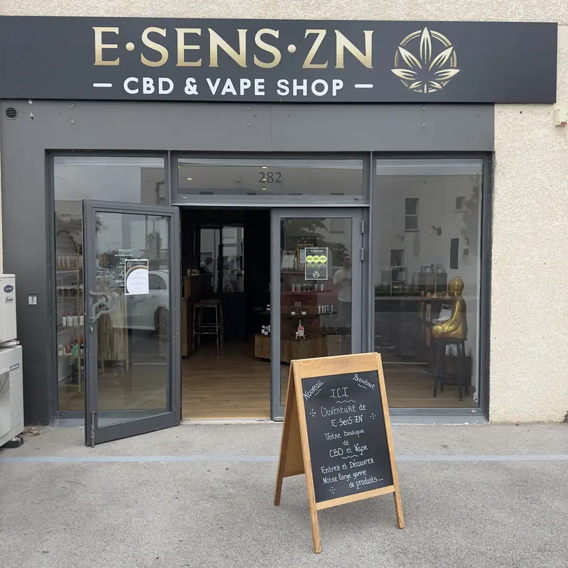 Façade de la boutique E.sens.zn au 282 rue Merlot